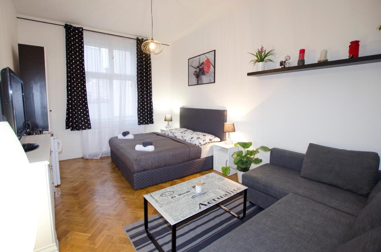 Exlusive Apartment Paris Style Прага Екстериор снимка